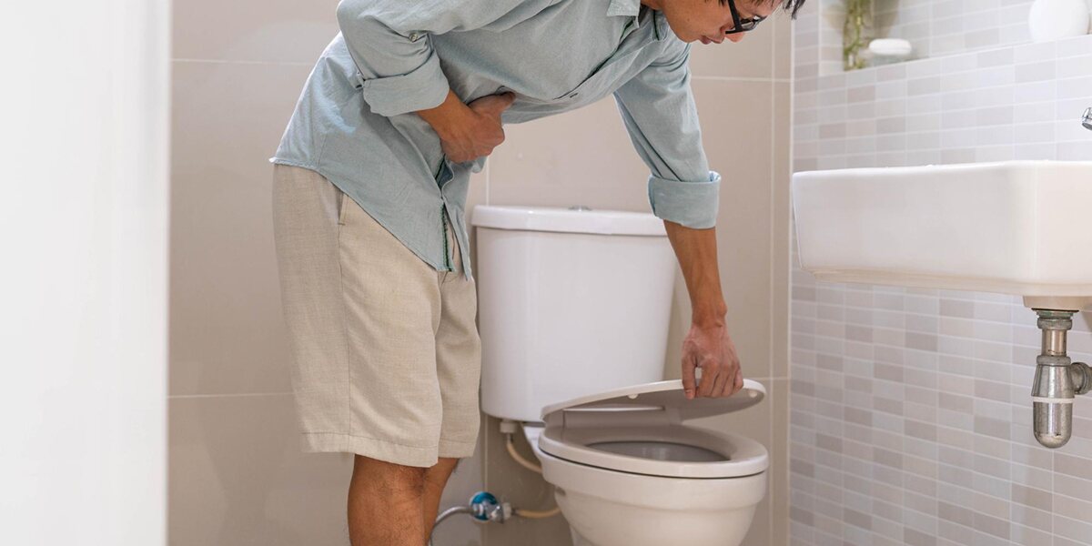 how much water does a slow leaking toilet use