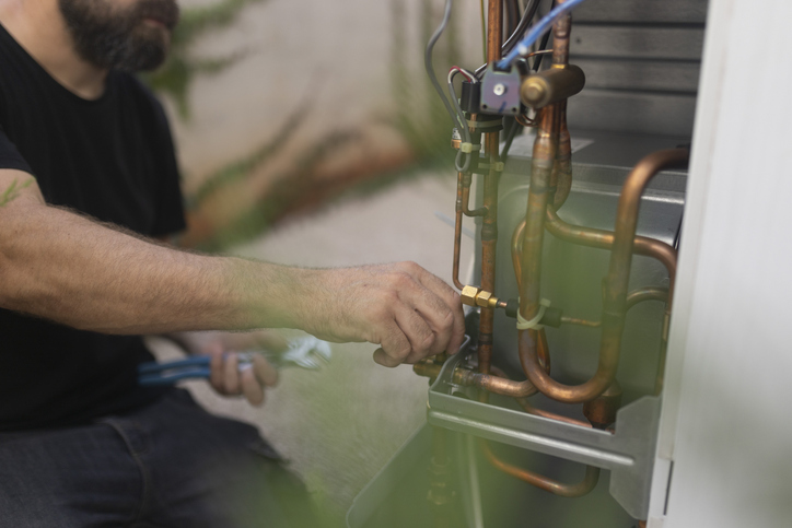 How Refrigerant Leak Repair Can Save You from Full AC Replacement