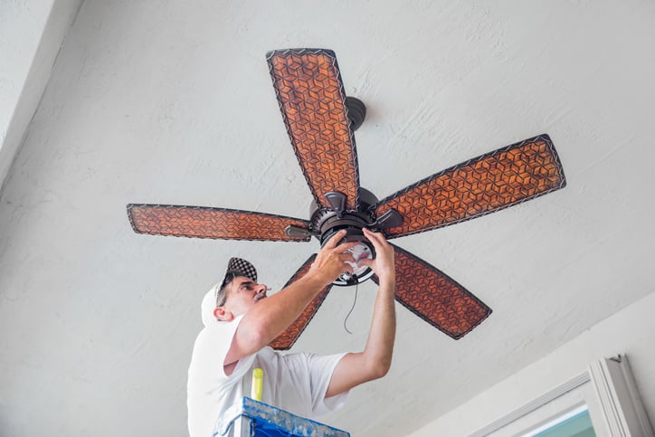 Why Ceiling Fan Installation Is an Affordable Alternative to AC Use
